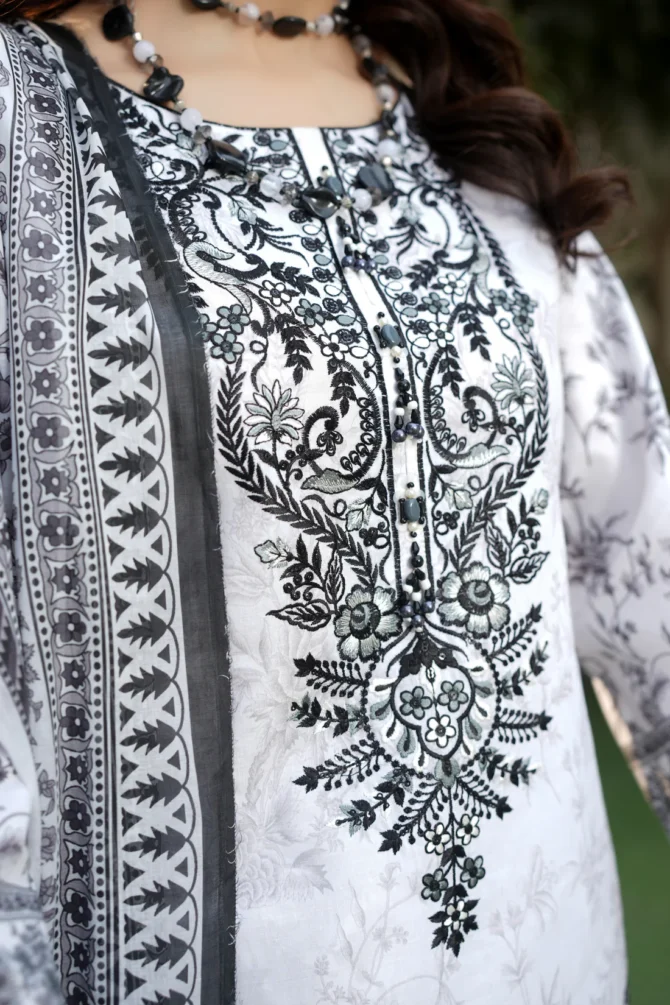 ZEESHA 3 PIECE  SUIT EMBROIDERED COTTON LAWN -HR-23 - Image 4